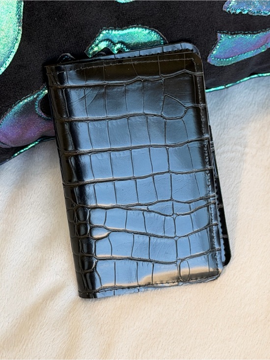Other - Black Vegan Croc Embossed Vertical Bifold Card Wallet Minimalist Holder